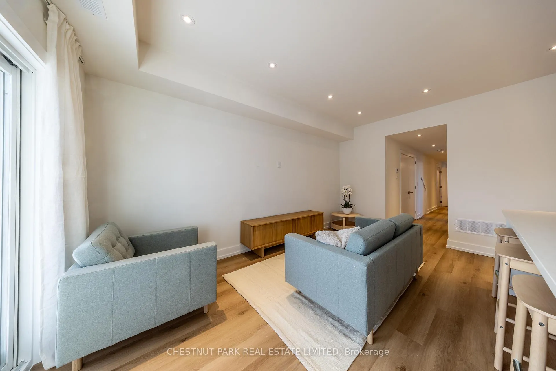 Photo 13 of Unit D, 29 Hatherley Road, Toronto, Caledonia-Fairbank — HOMEH