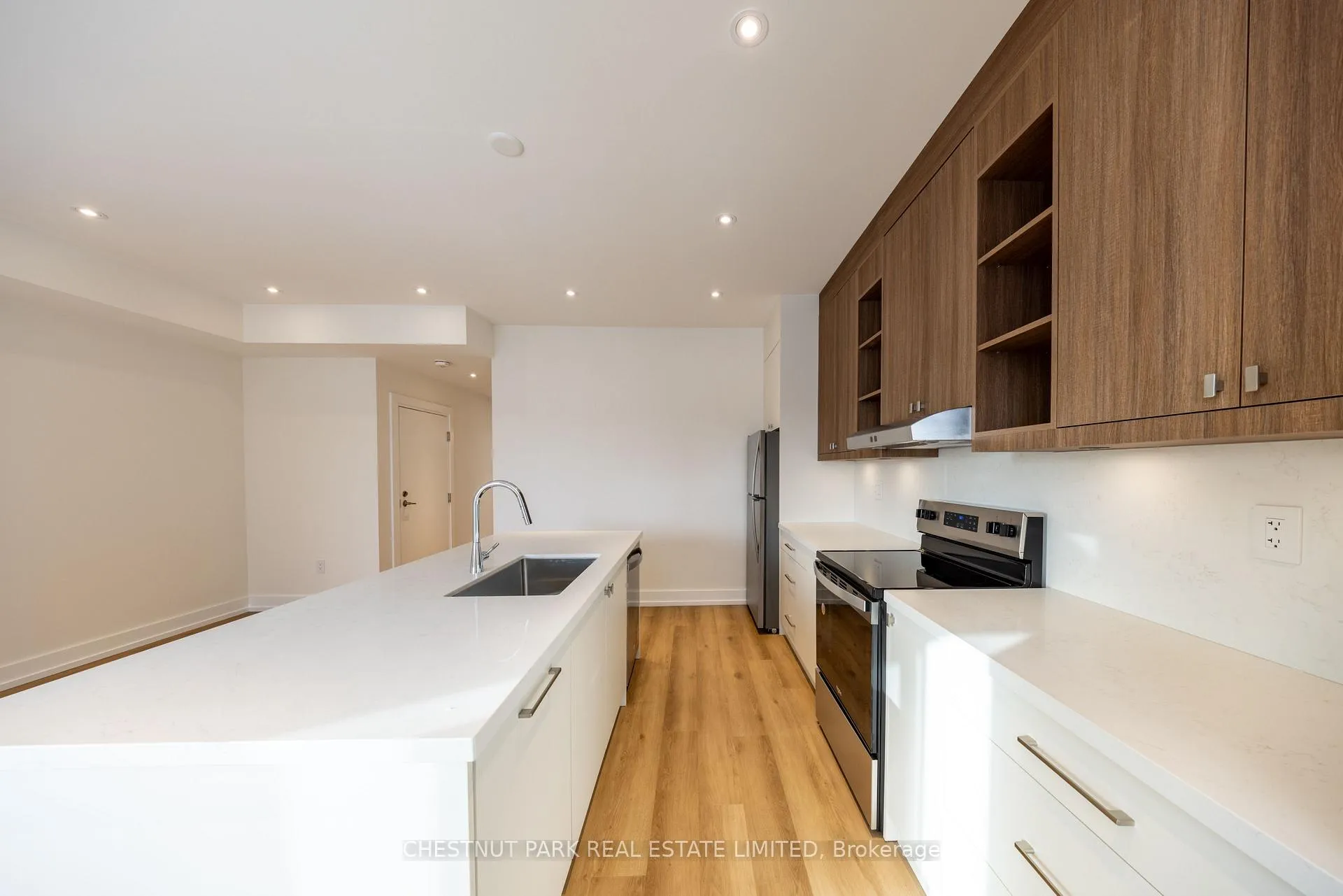 Photo 15 of Unit D, 29 Hatherley Road, Toronto, Caledonia-Fairbank — HOMEH