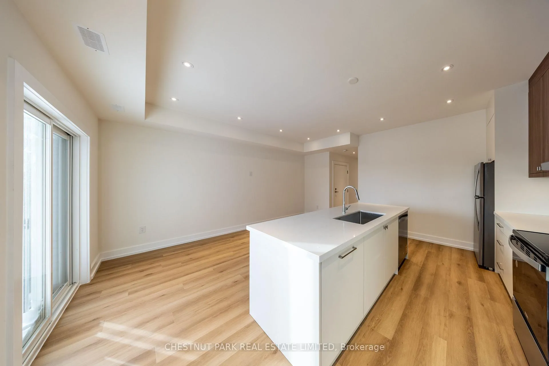 Photo 16 of Unit D, 29 Hatherley Road, Toronto, Caledonia-Fairbank — HOMEH