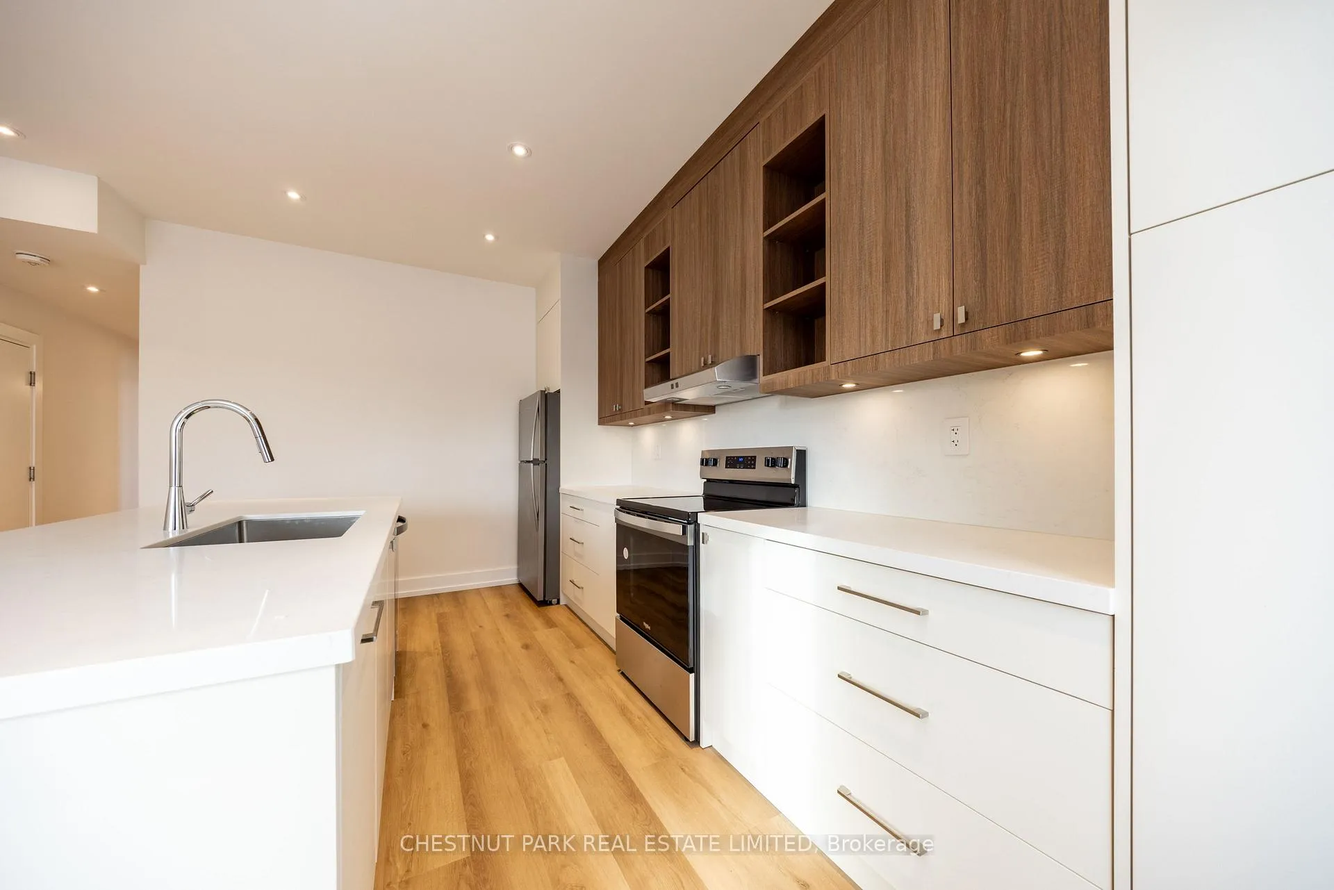 Photo 17 of Unit D, 29 Hatherley Road, Toronto, Caledonia-Fairbank — HOMEH