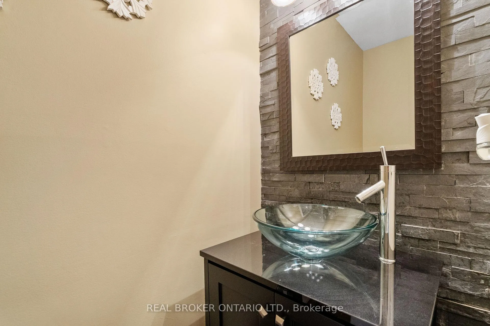 Photo 10 of 63 Haskell Crescent, Aurora, Aurora Highlands — HOMEH