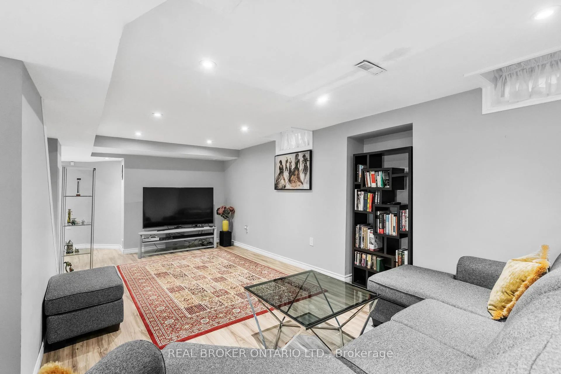 Photo 32 of 63 Haskell Crescent, Aurora, Aurora Highlands — HOMEH