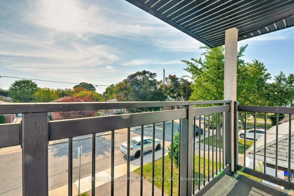Photo 12 of 38 East 16th Street, Hamilton, Inch Park — HOMEH