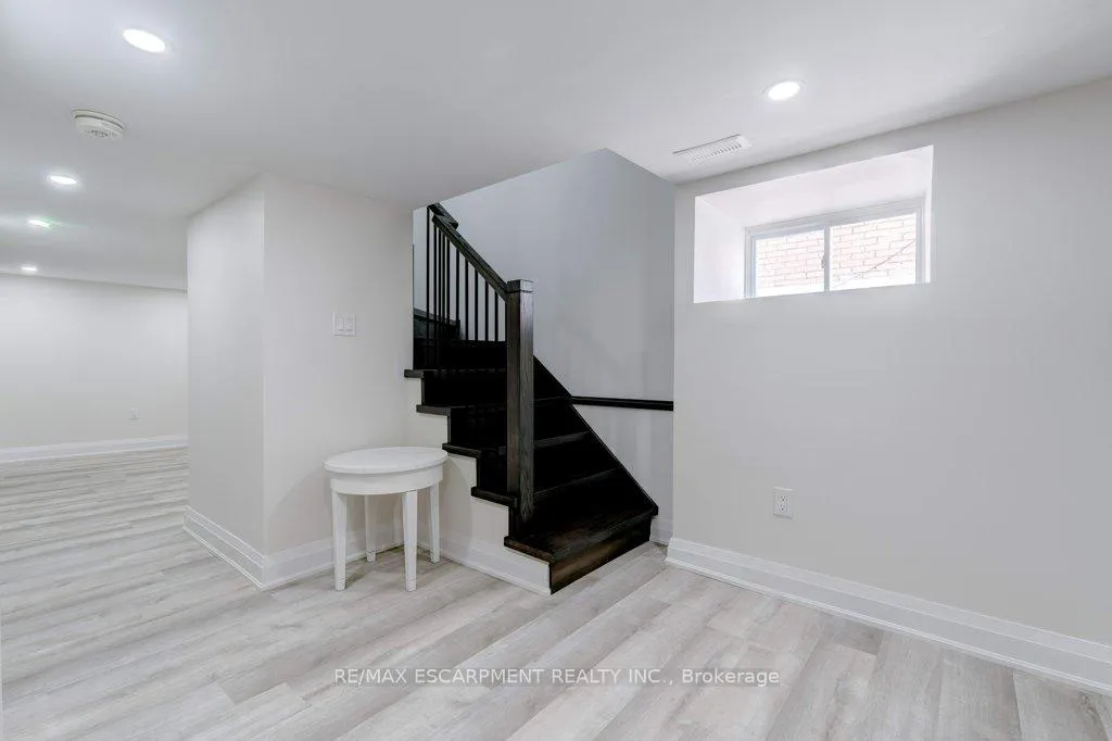 Photo 17 of 38 East 16th Street, Hamilton, Inch Park — HOMEH