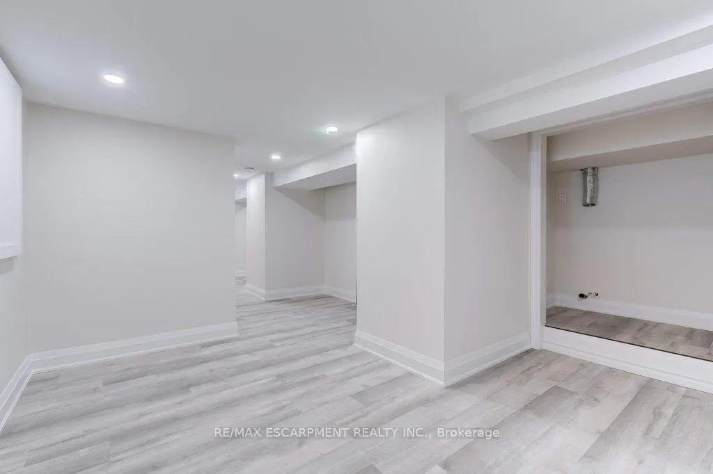 Photo 18 of 38 East 16th Street, Hamilton, Inch Park — HOMEH