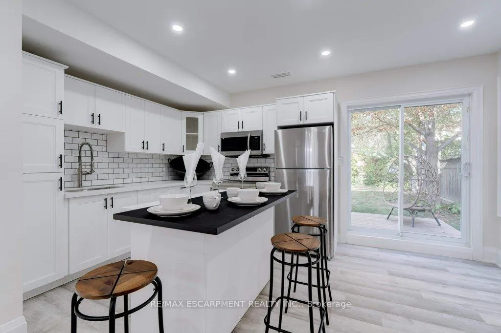 Photo 22 of 38 East 16th Street, Hamilton, Inch Park — HOMEH