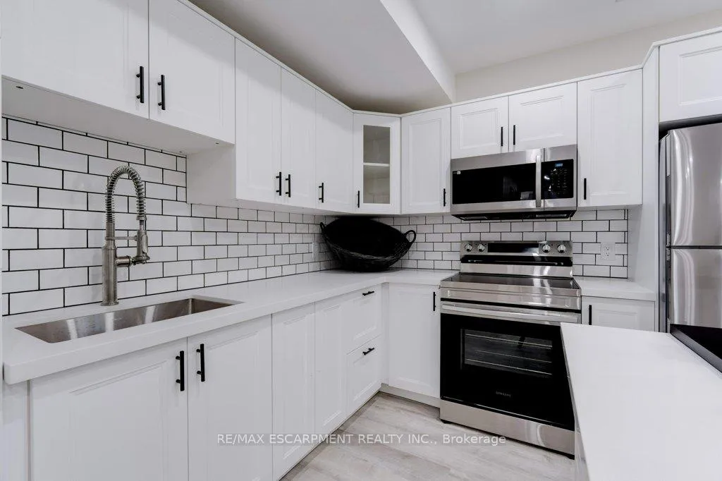 Photo 23 of 38 East 16th Street, Hamilton, Inch Park — HOMEH