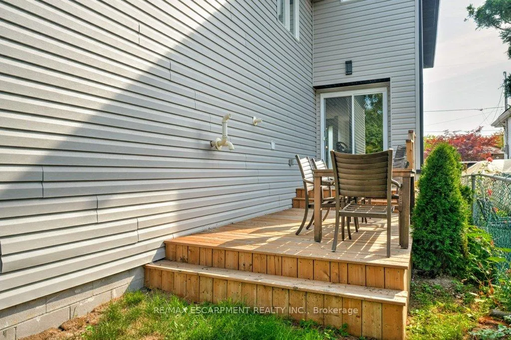 Photo 36 of 38 East 16th Street, Hamilton, Inch Park — HOMEH