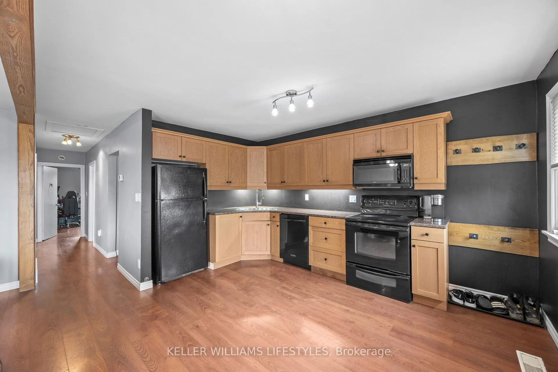 Photo 6 of 258 Upper Queen Street, Thames Centre, Thorndale — HOMEH