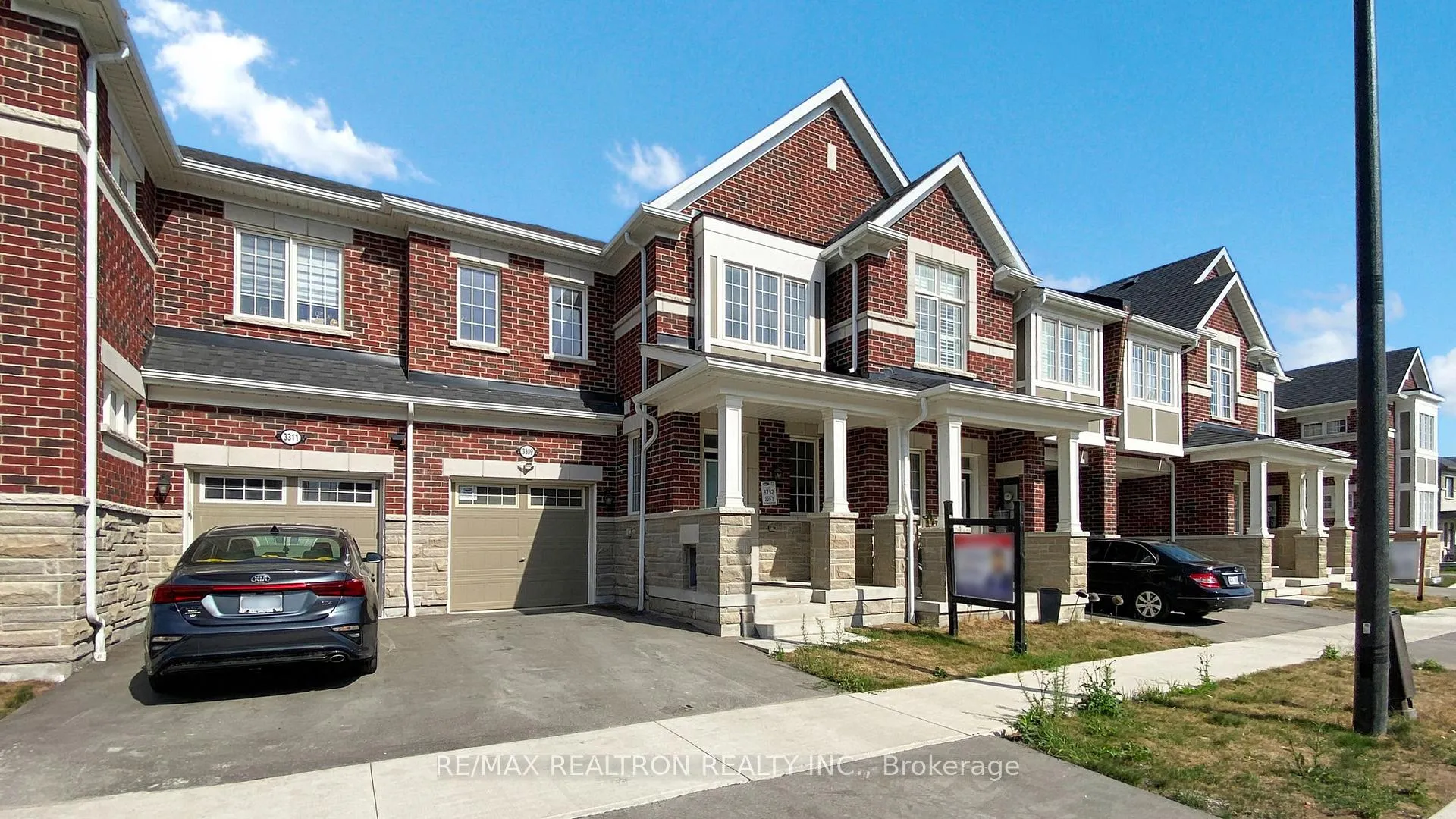 Photo 4 of 3309 Thunderbird Promenade, Pickering, Rural Pickering — HOMEH