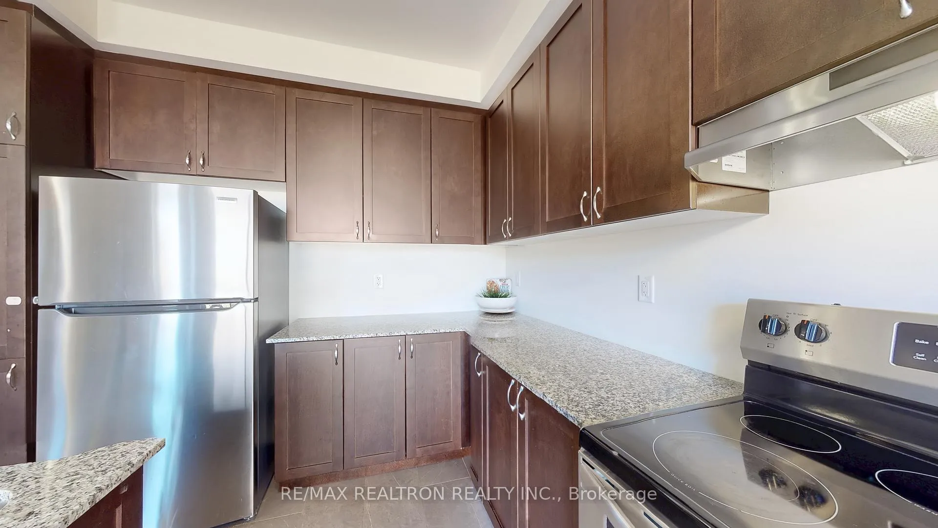 Photo 20 of 3309 Thunderbird Promenade, Pickering, Rural Pickering — HOMEH