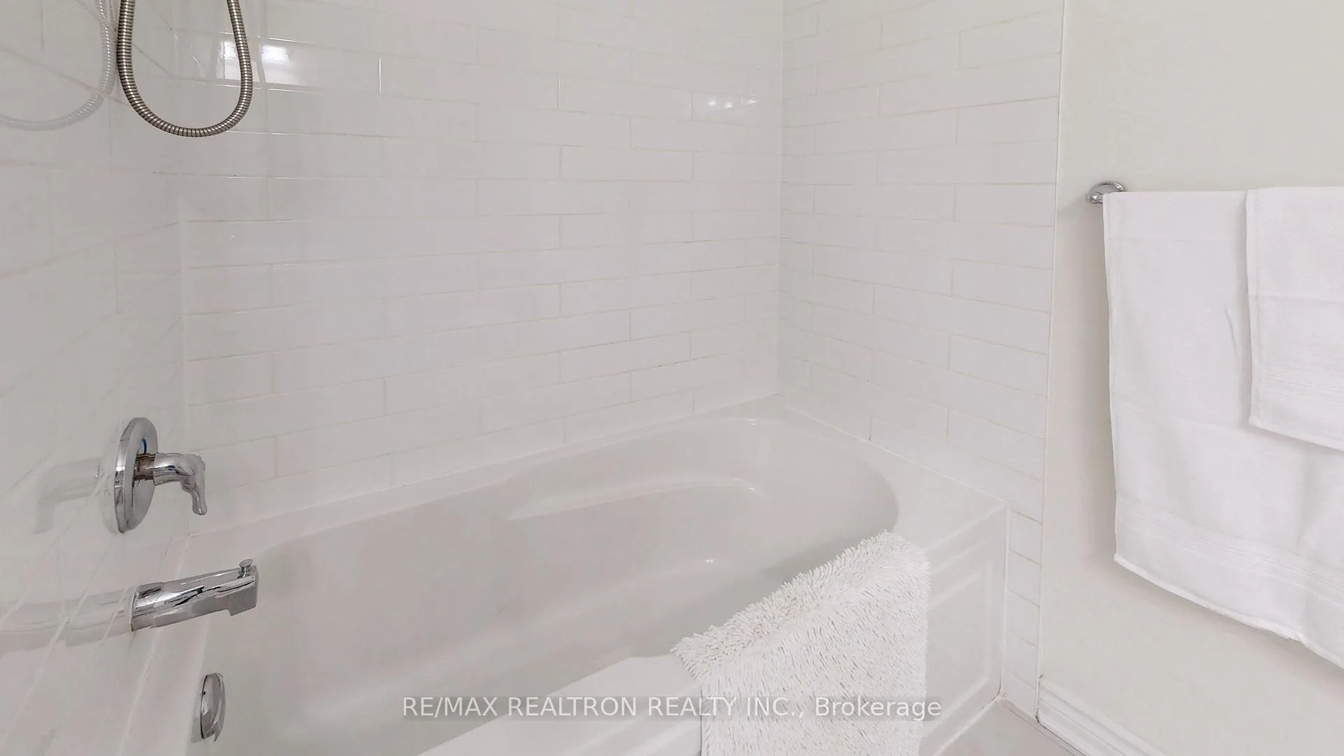 Photo 45 of 3309 Thunderbird Promenade, Pickering, Rural Pickering — HOMEH