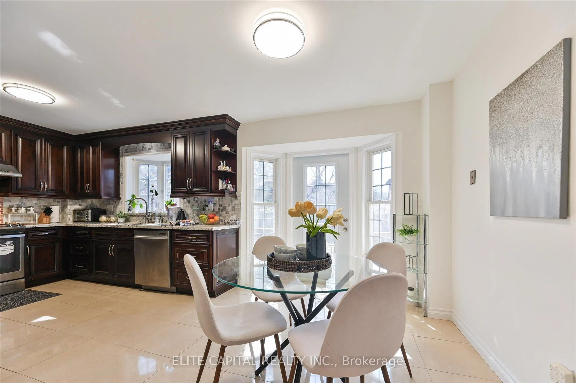 Photo 9 of 54 Bauer Crescent, Markham, Unionville — HOMEH