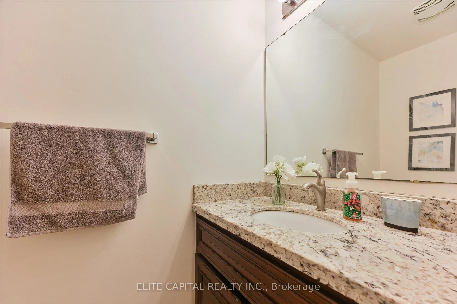 Photo 12 of 54 Bauer Crescent, Markham, Unionville — HOMEH