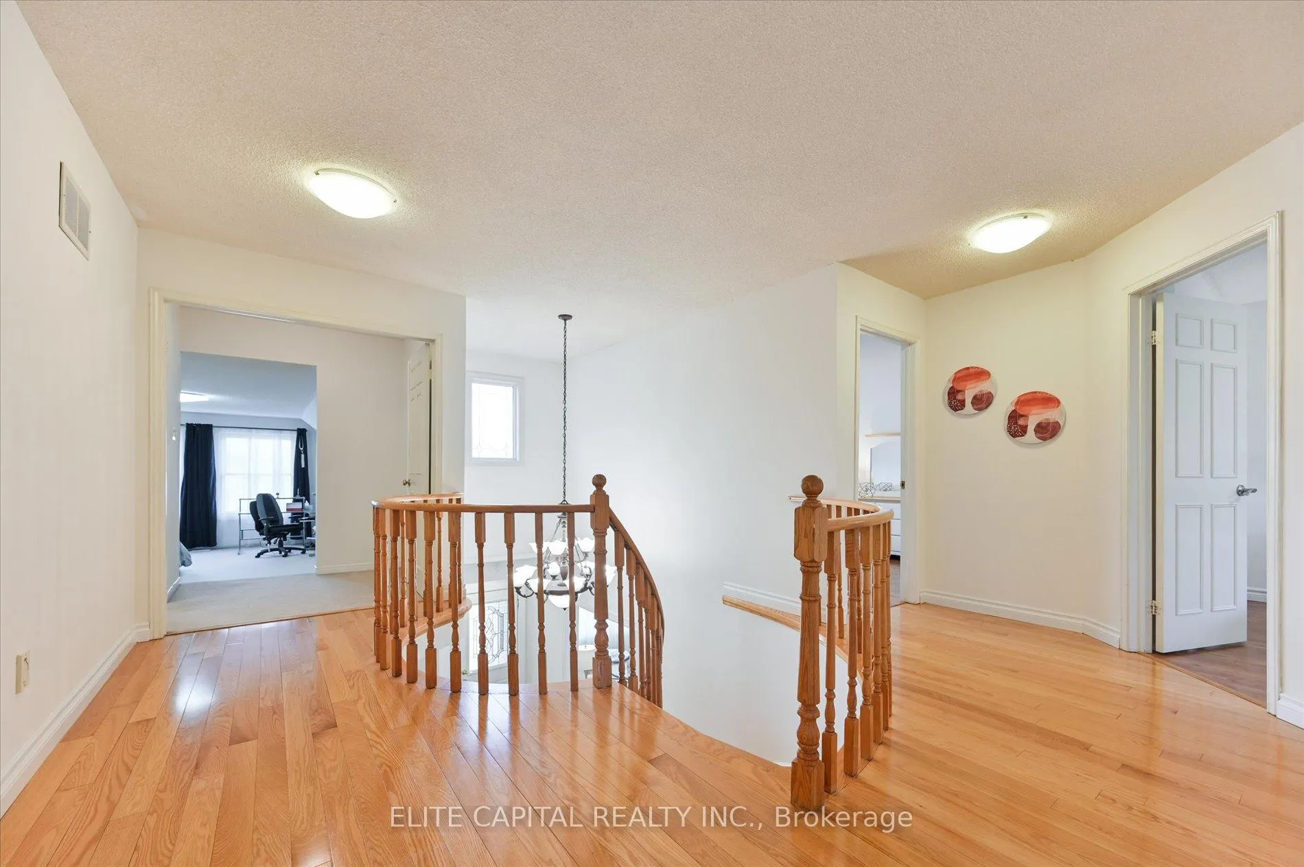 Photo 14 of 54 Bauer Crescent, Markham, Unionville — HOMEH