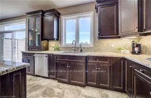 Photo 14 of 264 Evens Pond Crescent, Kitchener — HOMEH