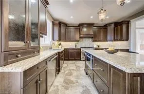 Photo 16 of 264 Evens Pond Crescent, Kitchener — HOMEH