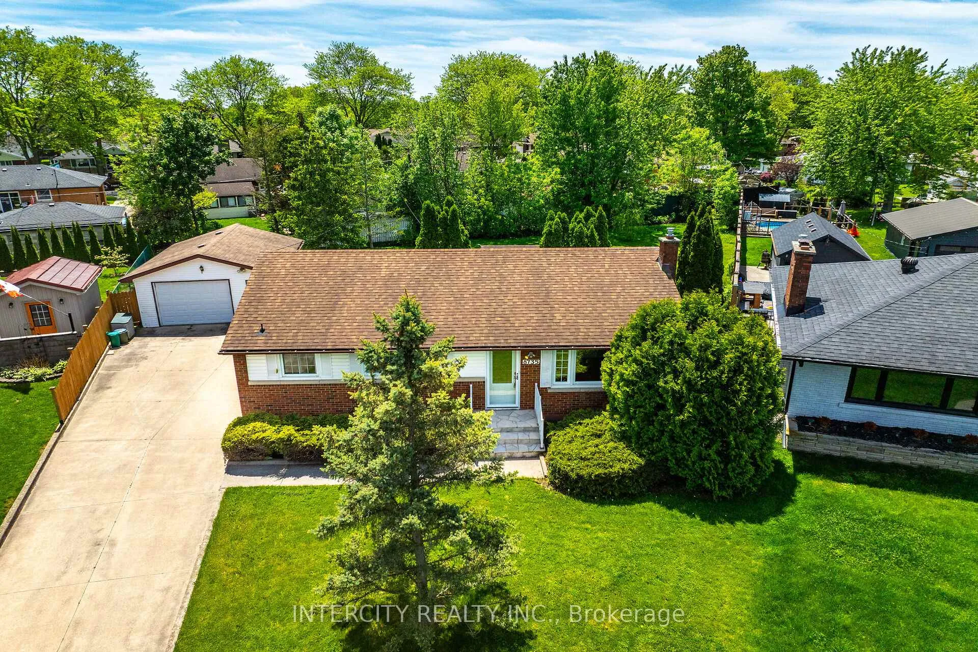 Photo 2 of 8735 Howe Crescent, Niagara Falls, Chippawa — HOMEH