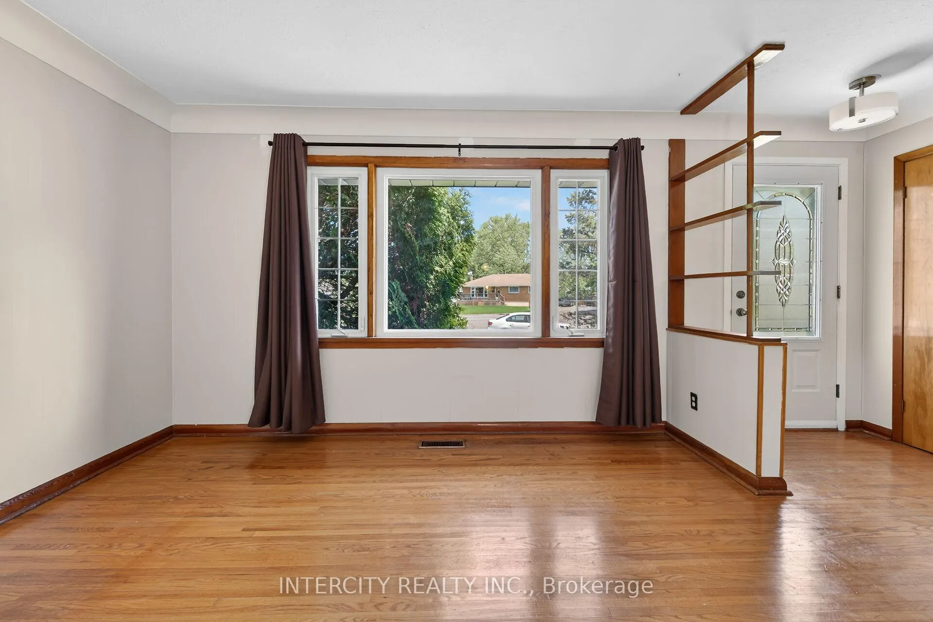 Photo 12 of 8735 Howe Crescent, Niagara Falls, Chippawa — HOMEH