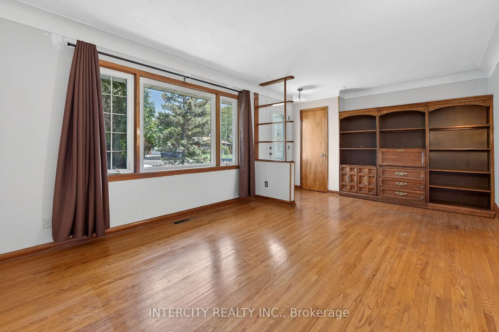 Photo 13 of 8735 Howe Crescent, Niagara Falls, Chippawa — HOMEH