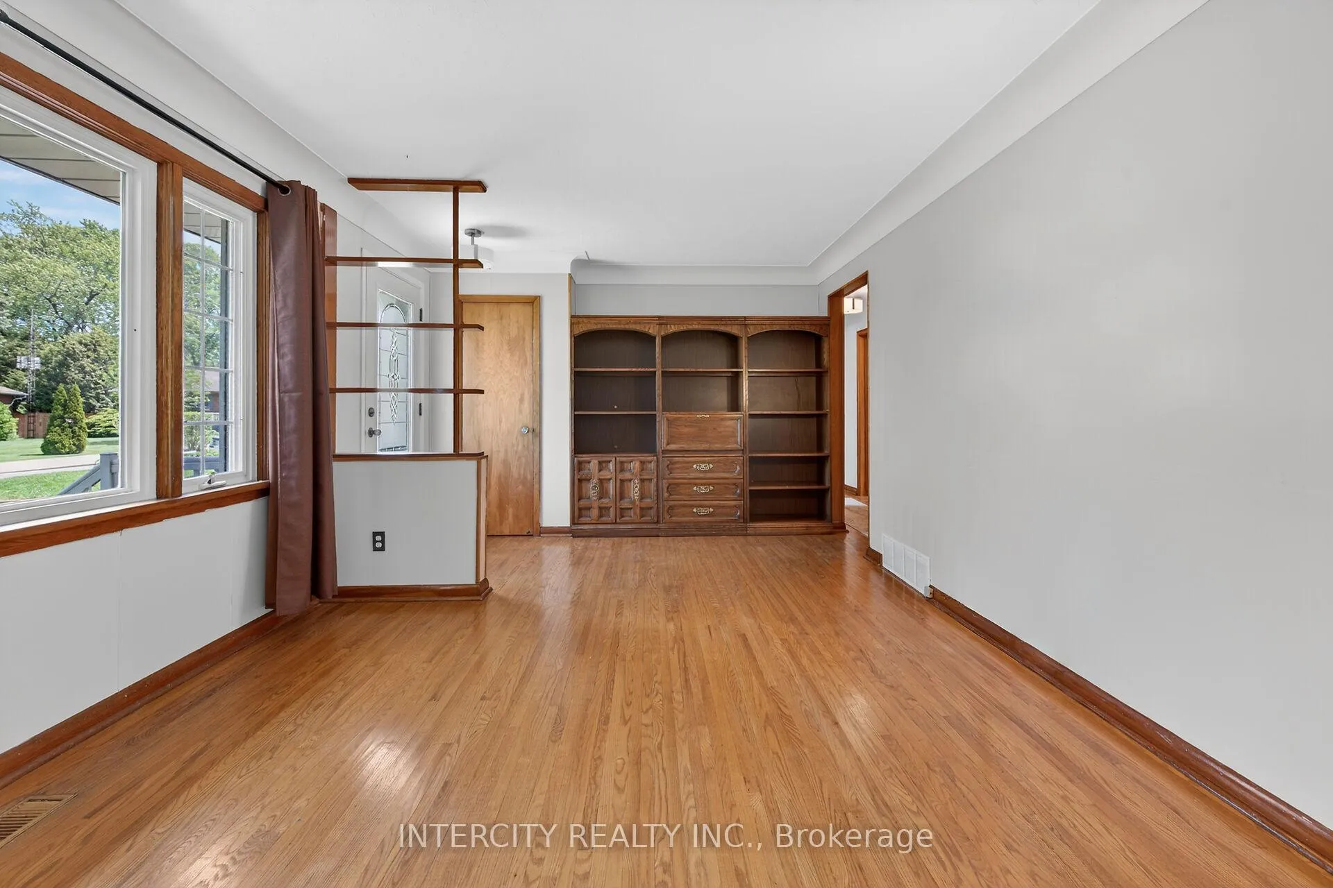 Photo 14 of 8735 Howe Crescent, Niagara Falls, Chippawa — HOMEH