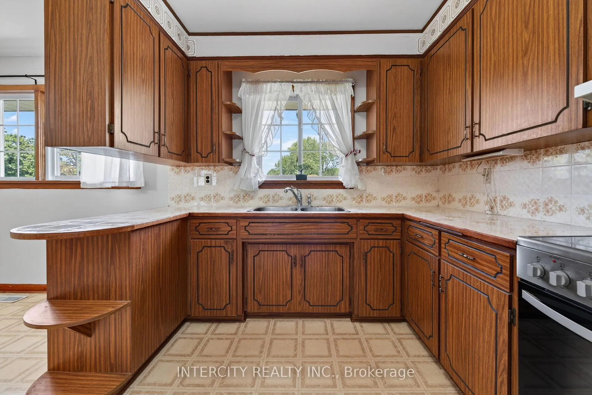 Photo 16 of 8735 Howe Crescent, Niagara Falls, Chippawa — HOMEH