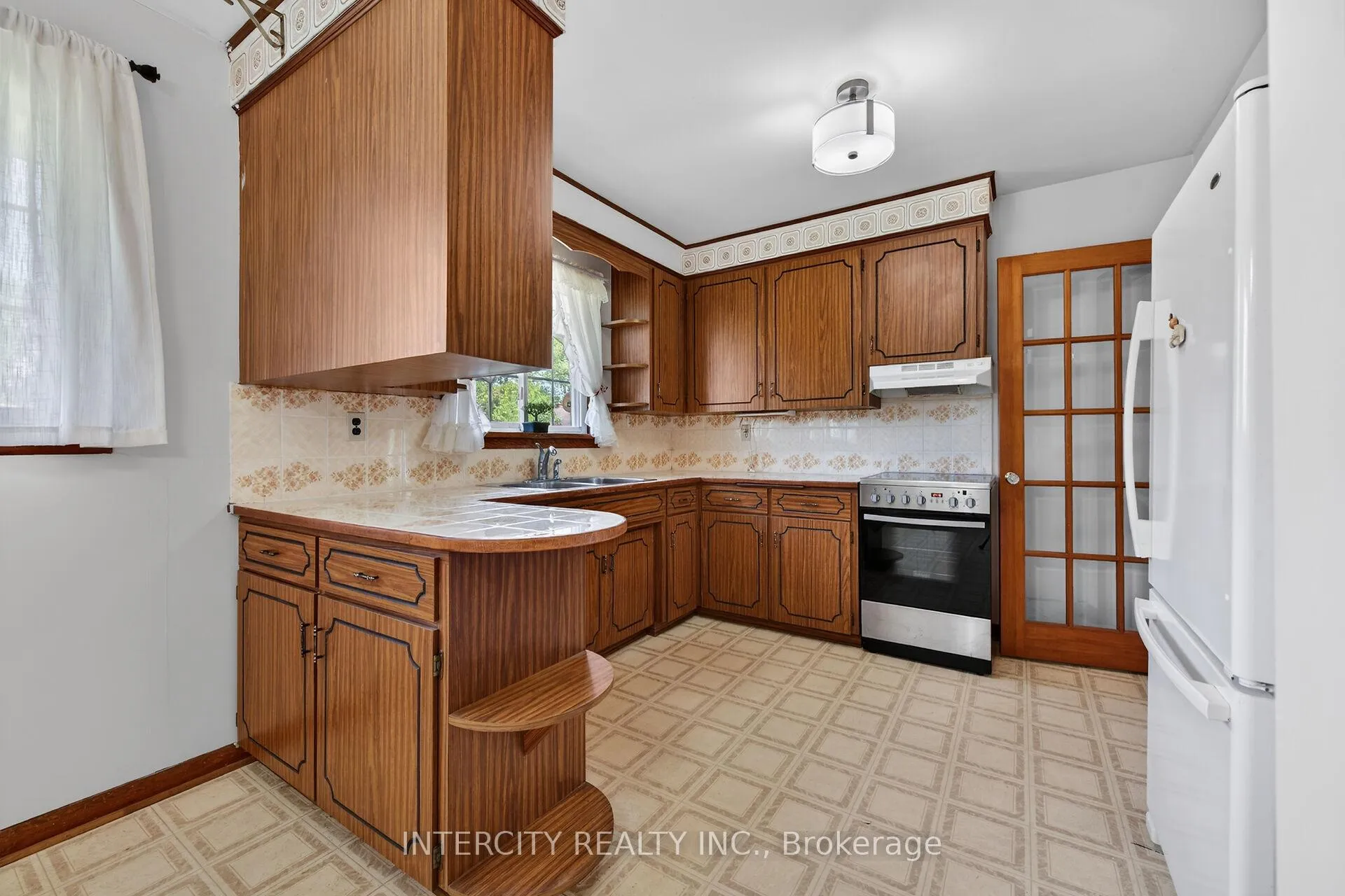 Photo 17 of 8735 Howe Crescent, Niagara Falls, Chippawa — HOMEH
