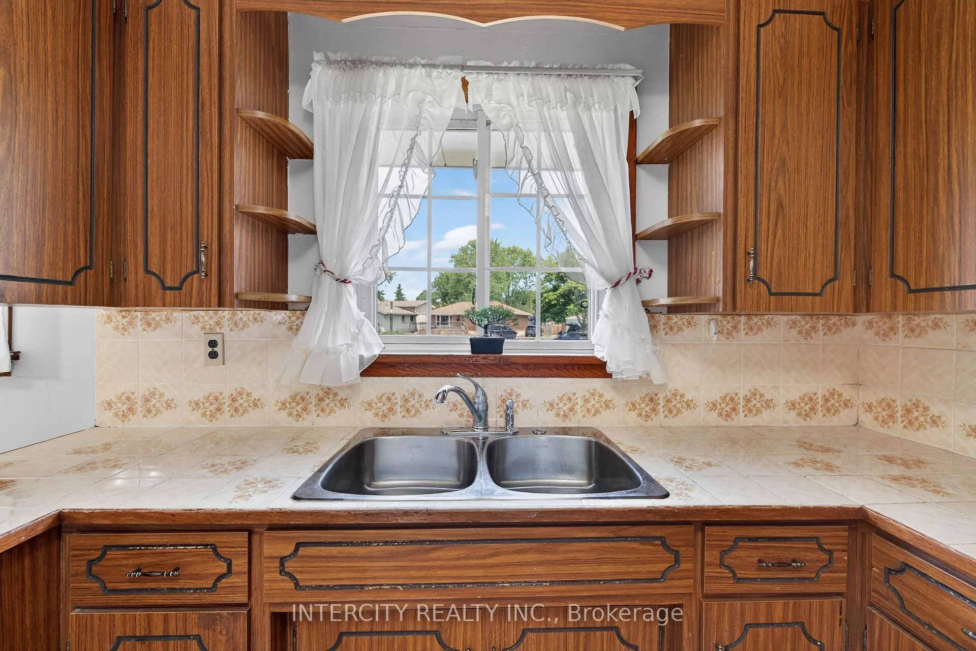 Photo 20 of 8735 Howe Crescent, Niagara Falls, Chippawa — HOMEH