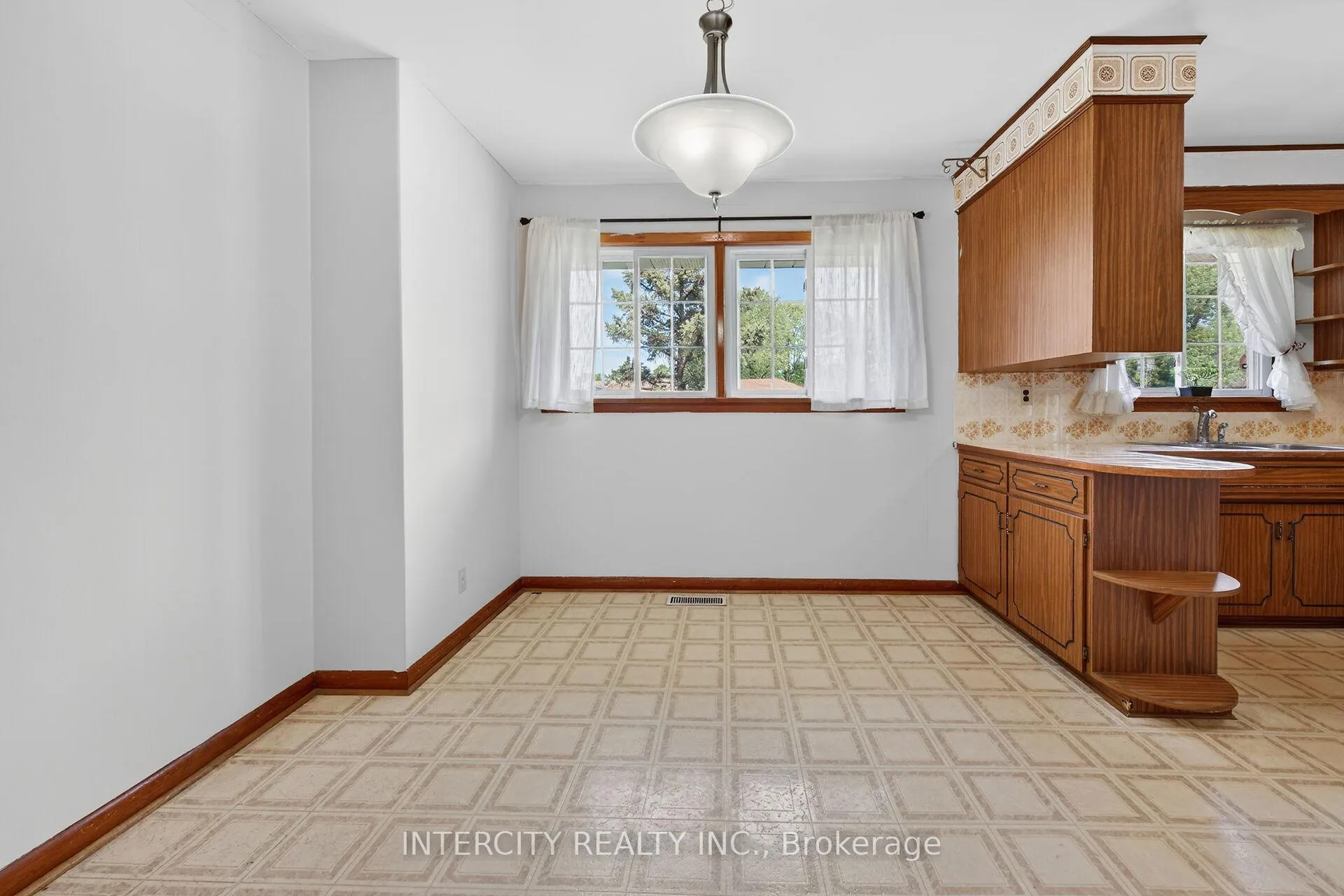 Photo 22 of 8735 Howe Crescent, Niagara Falls, Chippawa — HOMEH