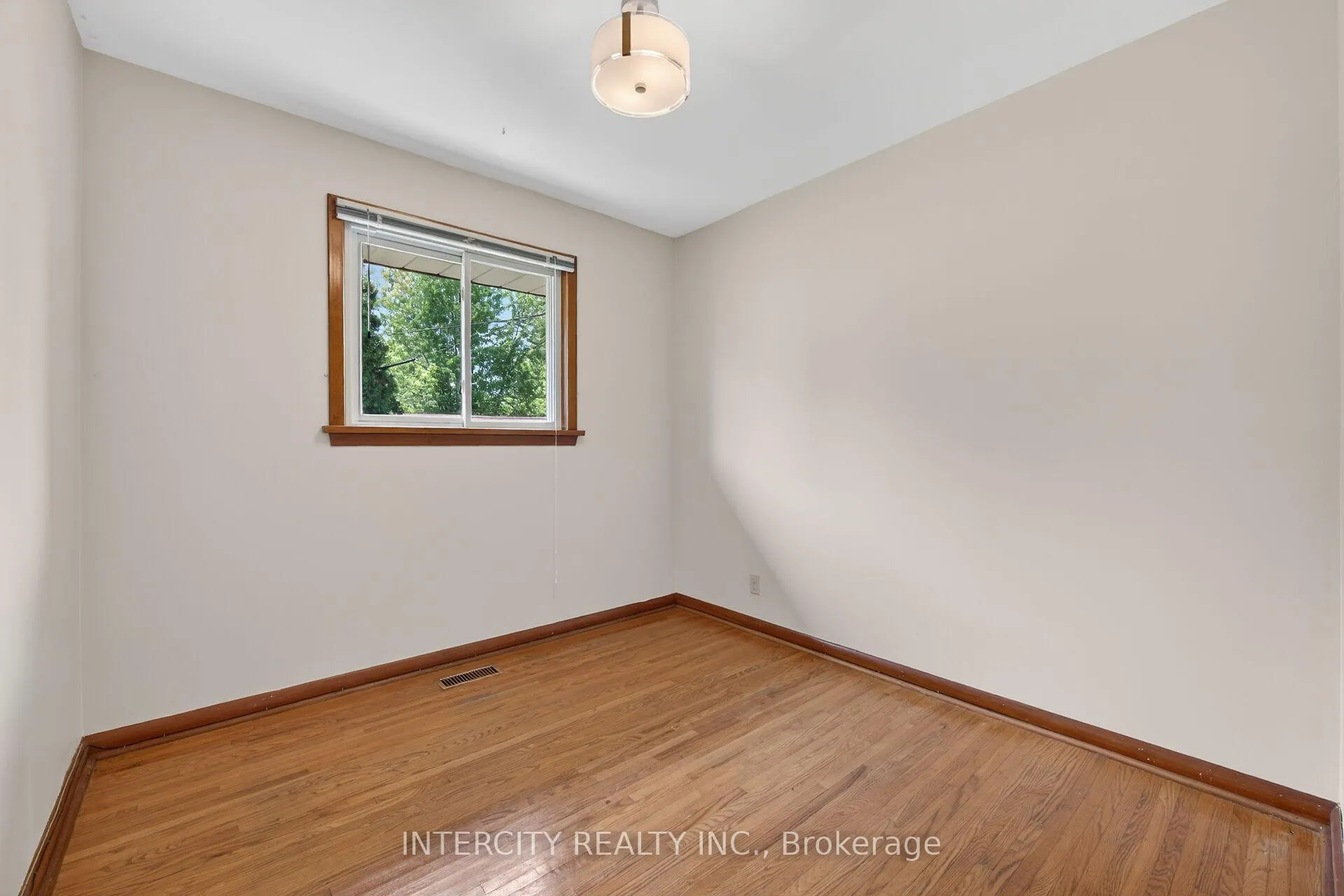 Photo 30 of 8735 Howe Crescent, Niagara Falls, Chippawa — HOMEH