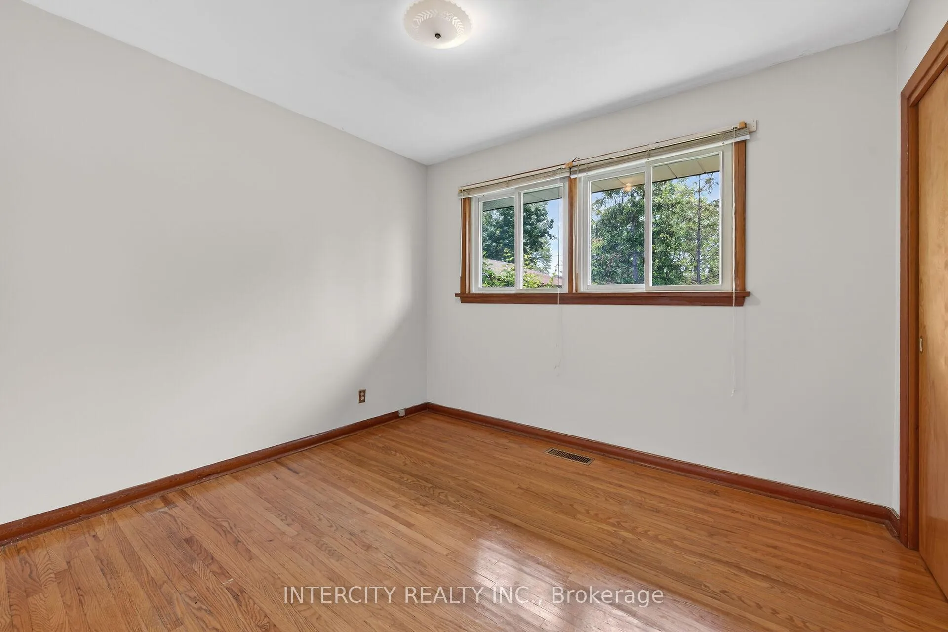 Photo 31 of 8735 Howe Crescent, Niagara Falls, Chippawa — HOMEH