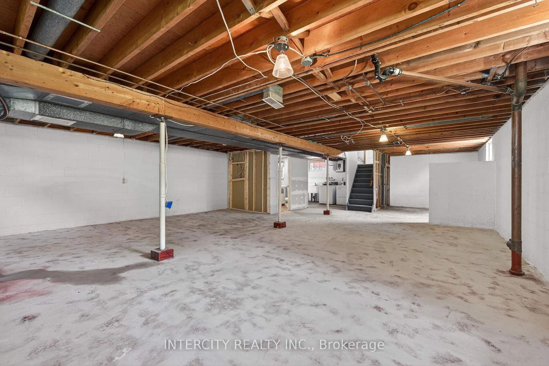 Photo 35 of 8735 Howe Crescent, Niagara Falls, Chippawa — HOMEH