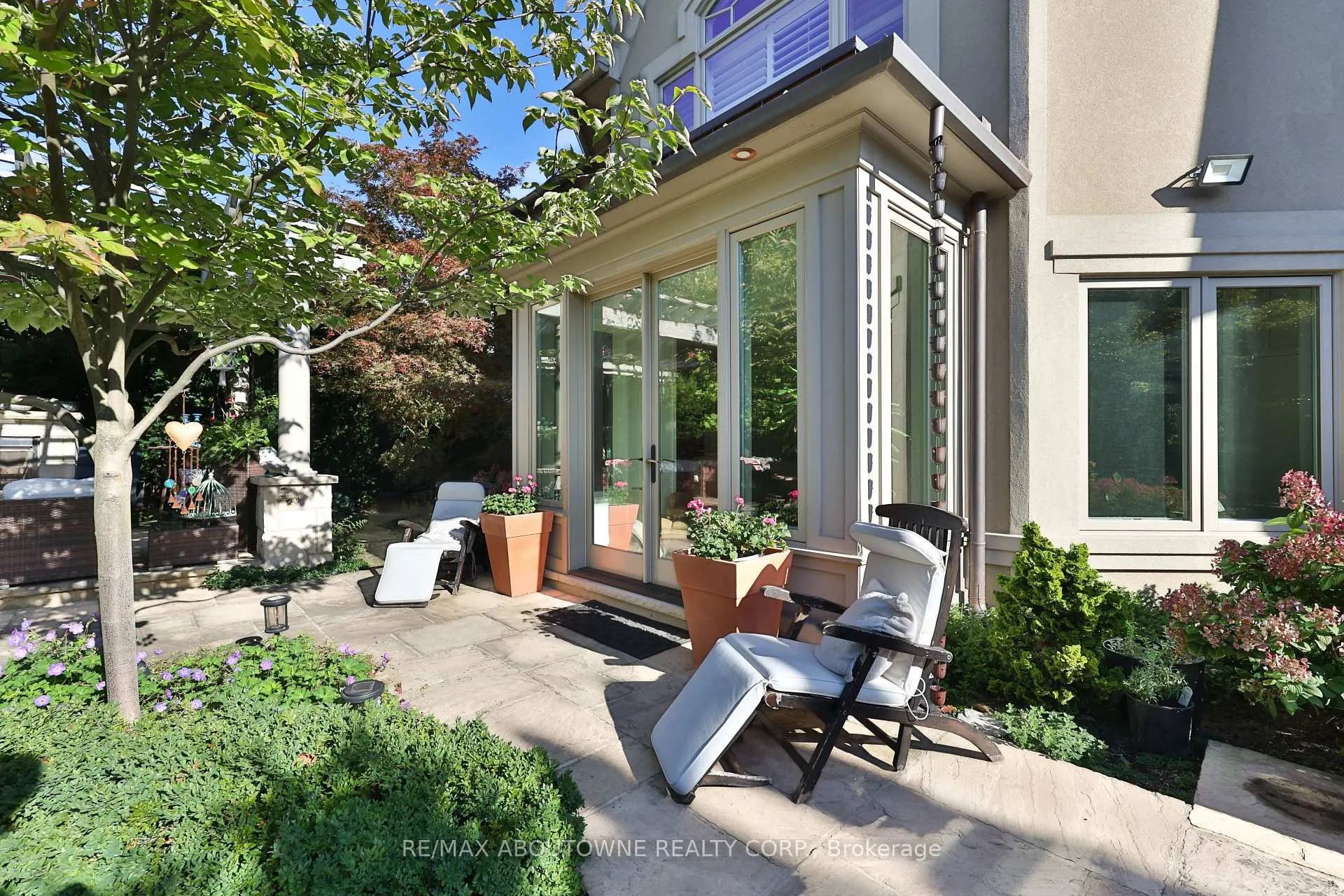 Photo 1 of 342 Pomona Avenue, Burlington, Roseland — HOMEH