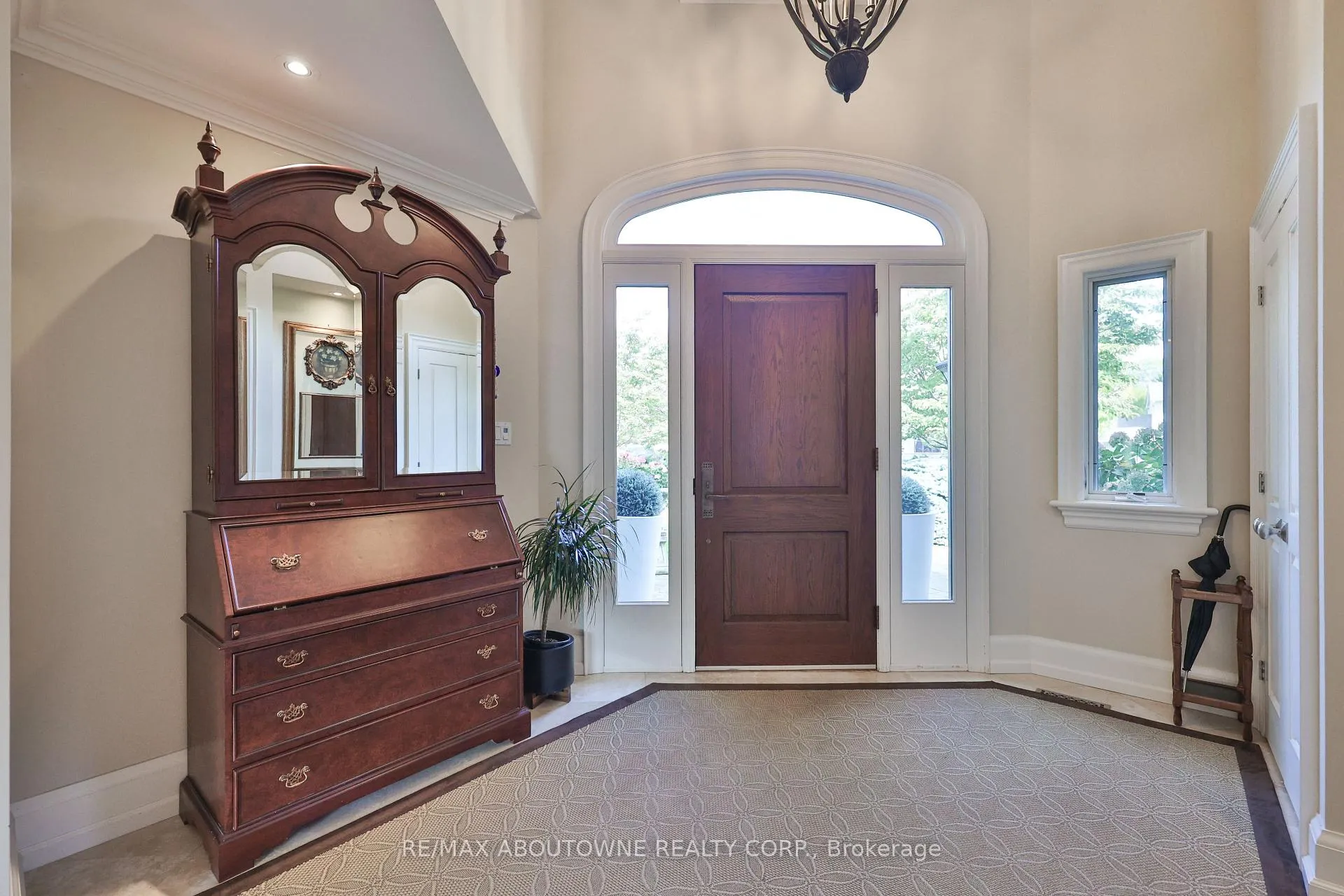 Photo 3 of 342 Pomona Avenue, Burlington, Roseland — HOMEH