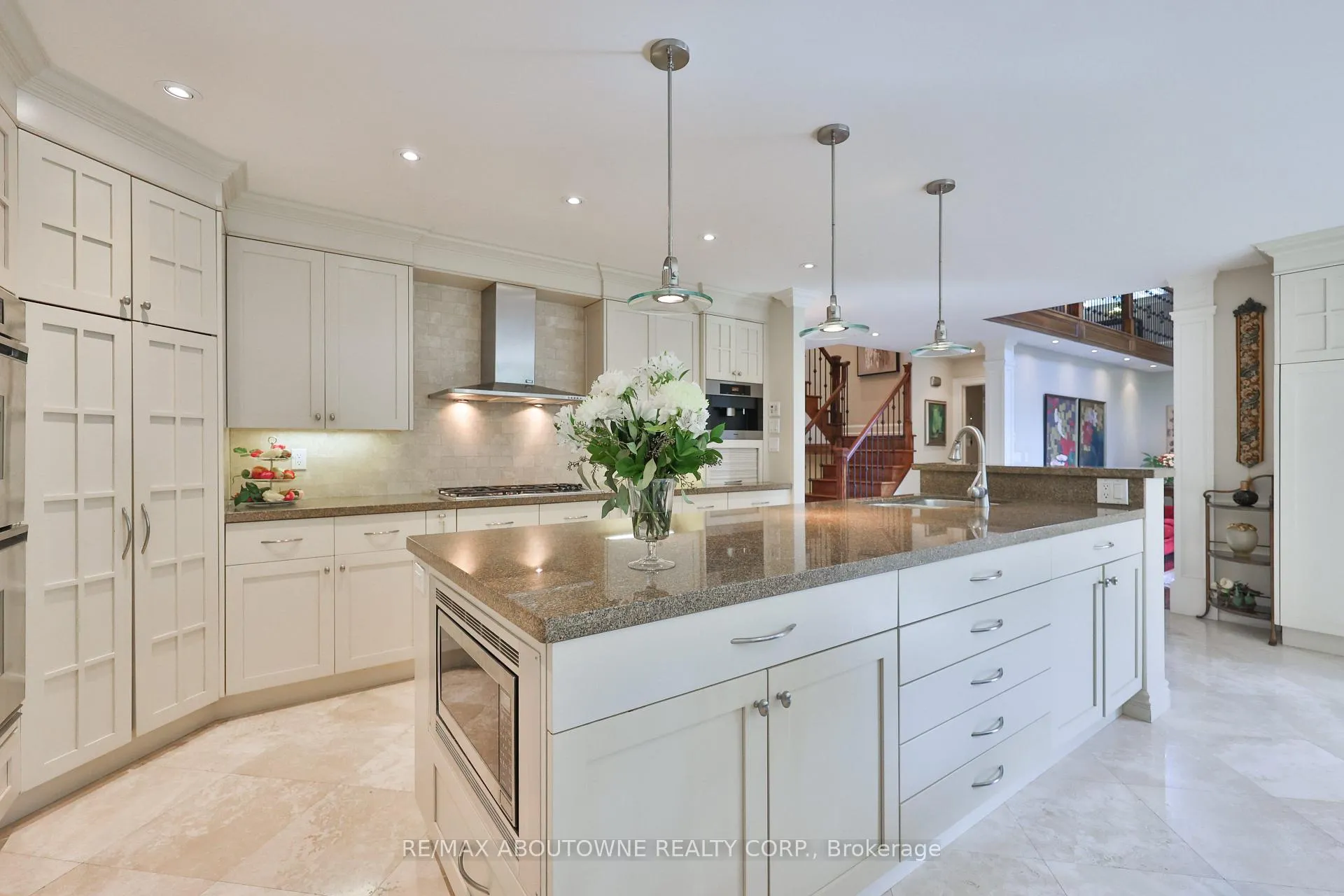 Photo 9 of 342 Pomona Avenue, Burlington, Roseland — HOMEH