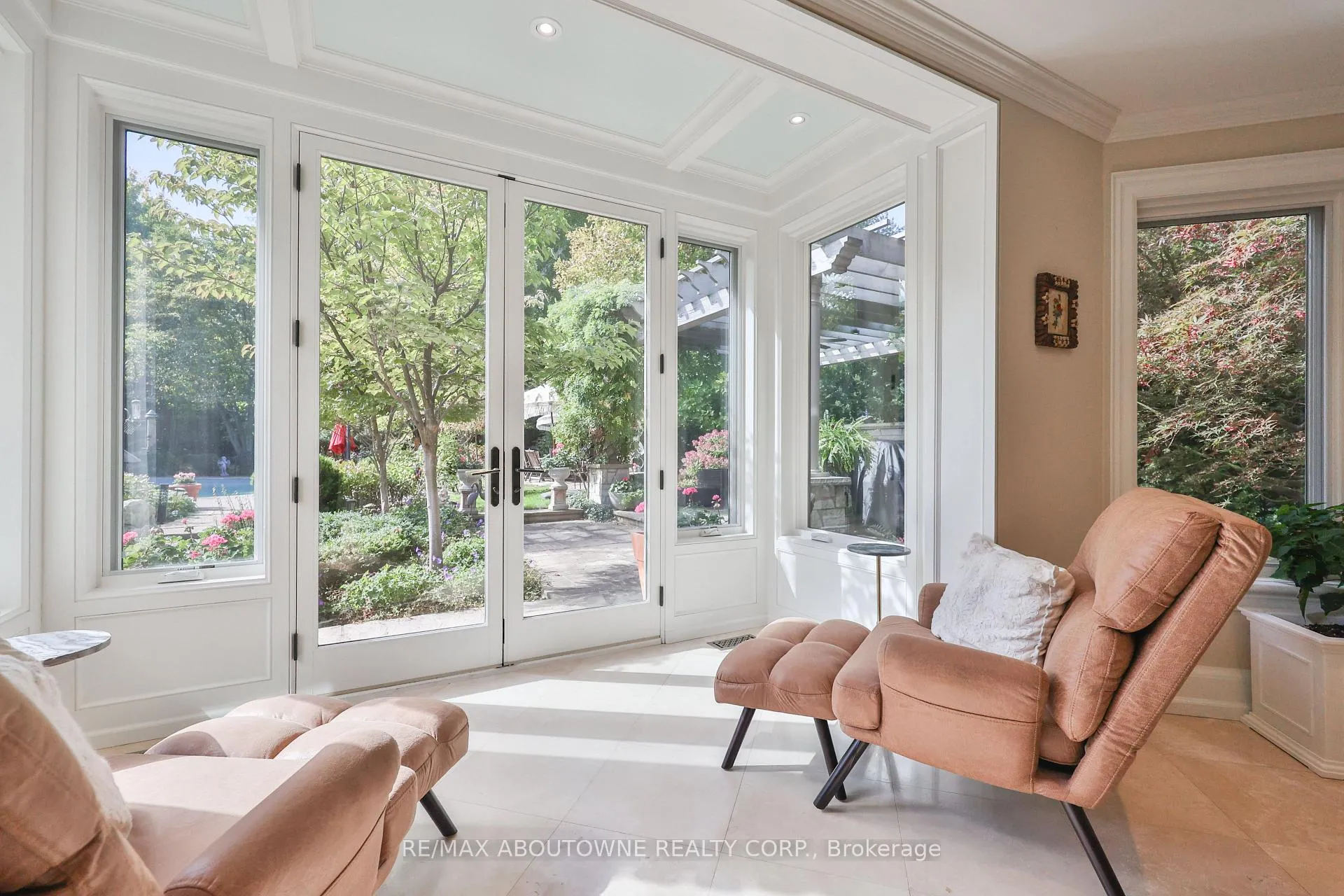 Photo 11 of 342 Pomona Avenue, Burlington, Roseland — HOMEH