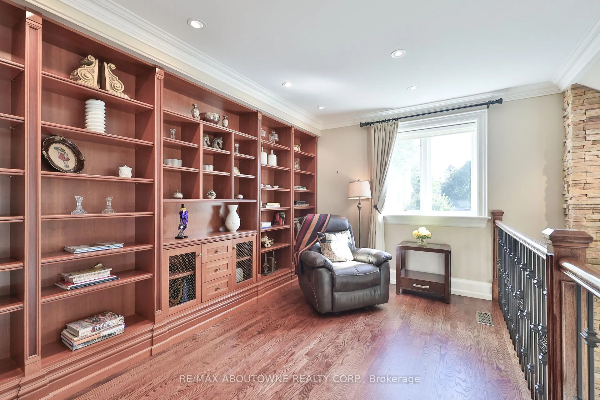 Photo 18 of 342 Pomona Avenue, Burlington, Roseland — HOMEH
