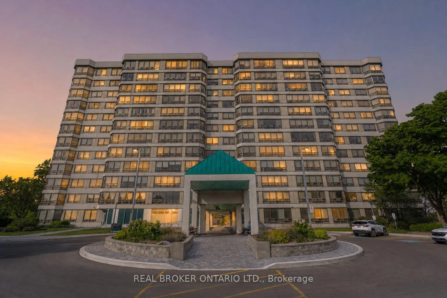 Photo 1 of Unit 1005, 330 Mill Street S, Brampton, Brampton South — HOMEH