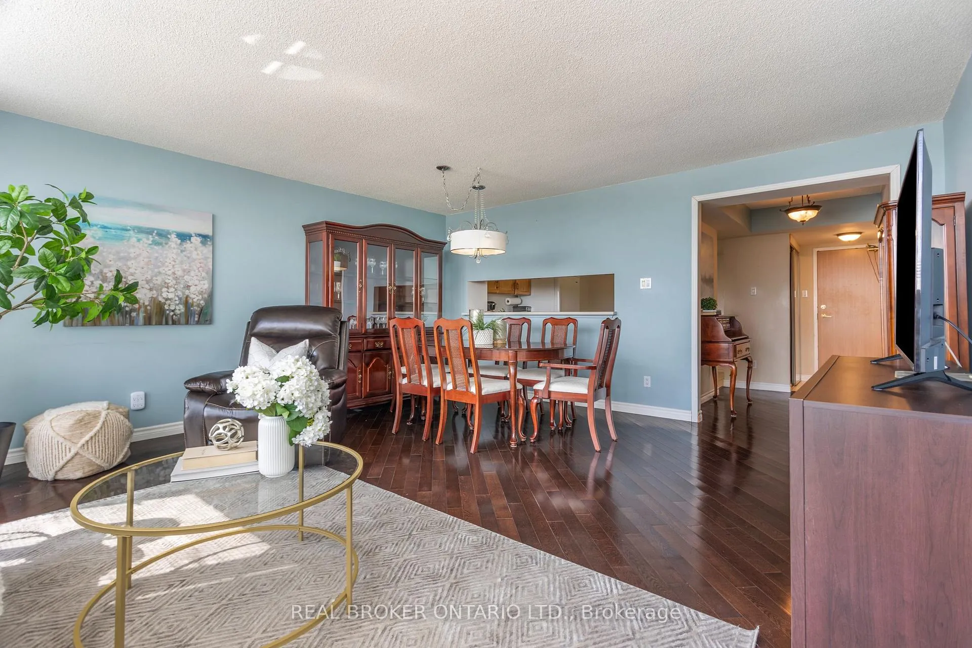 Photo 14 of Unit 1005, 330 Mill Street S, Brampton, Brampton South — HOMEH