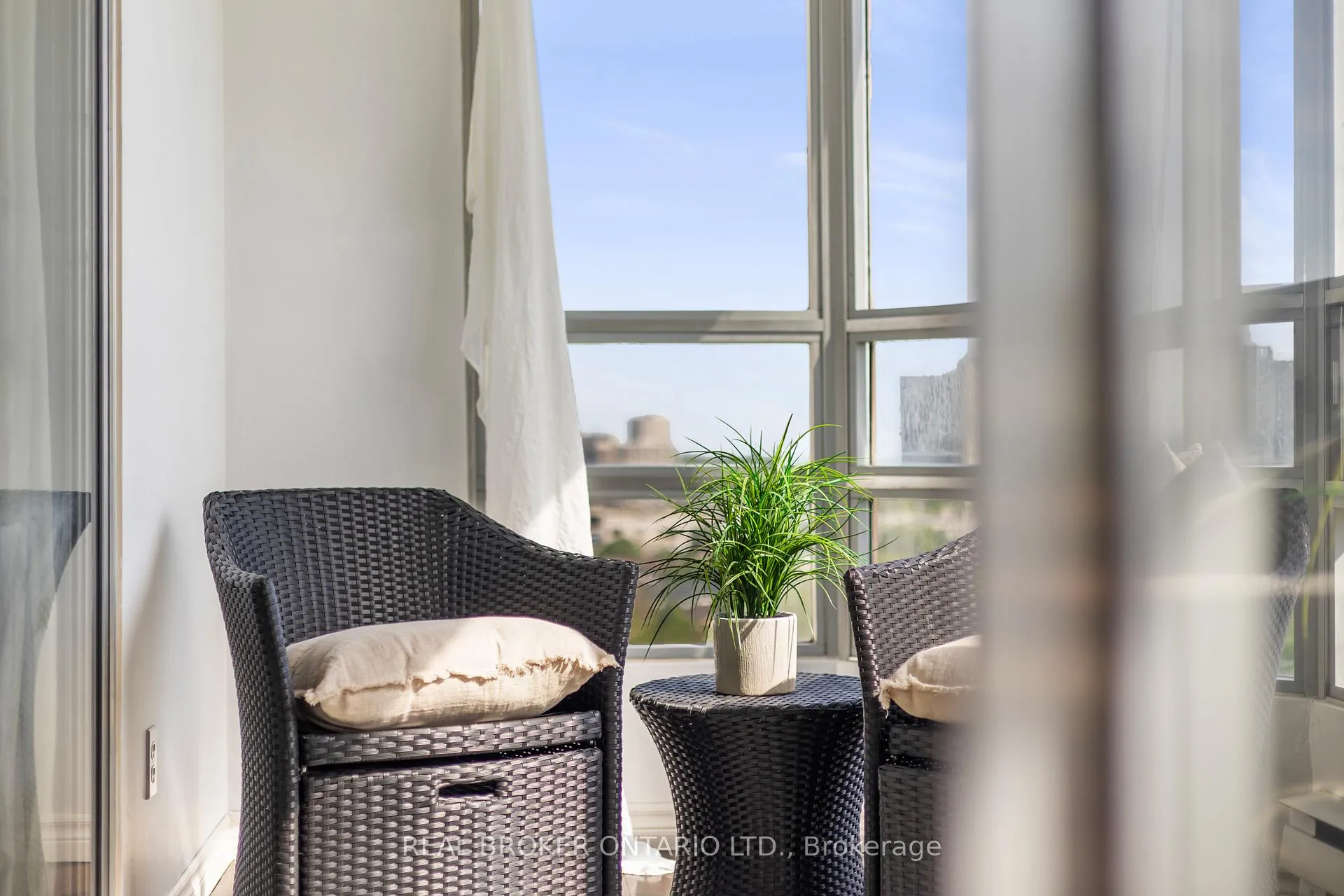 Photo 25 of Unit 1005, 330 Mill Street S, Brampton, Brampton South — HOMEH