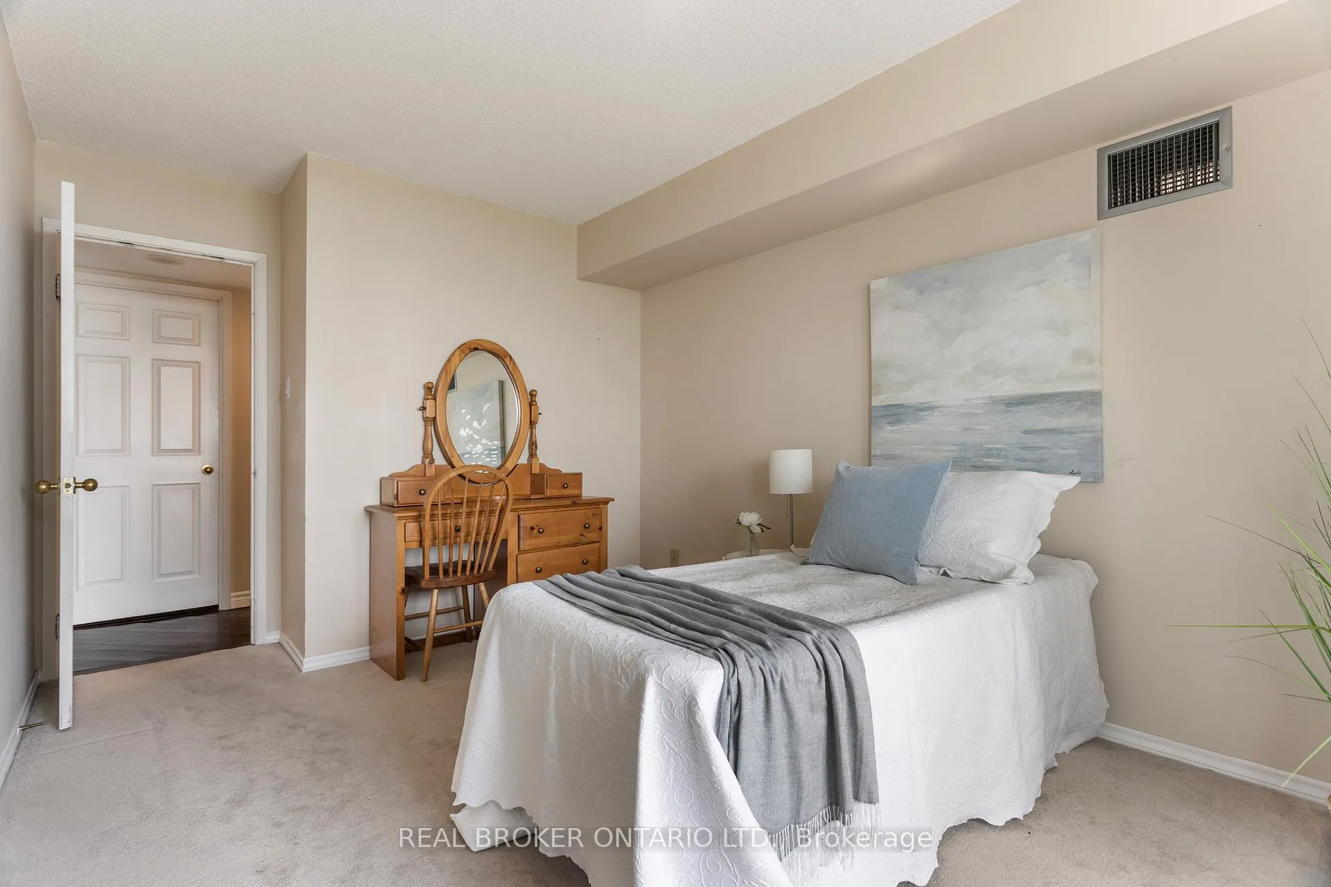 Photo 27 of Unit 1005, 330 Mill Street S, Brampton, Brampton South — HOMEH