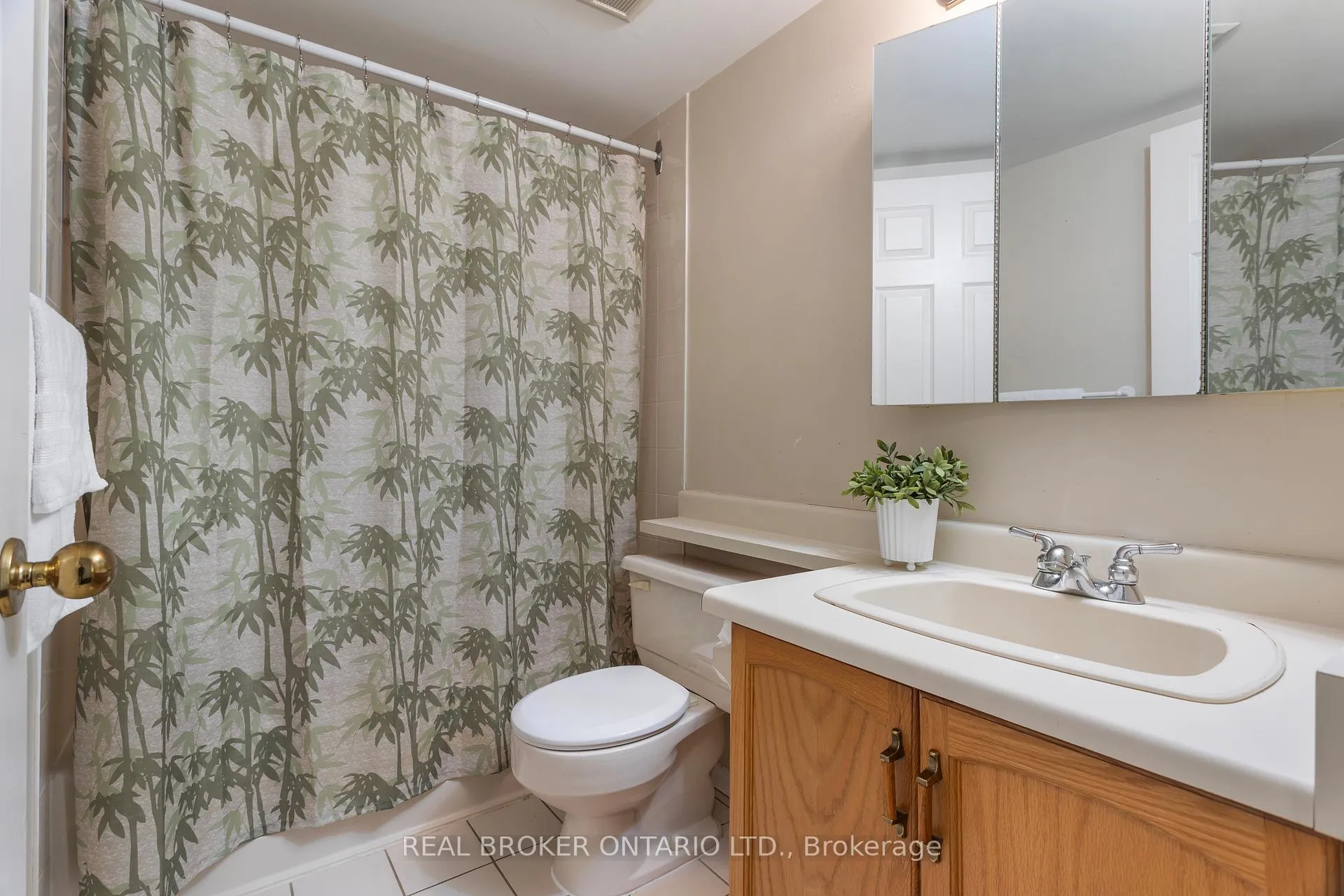 Photo 30 of Unit 1005, 330 Mill Street S, Brampton, Brampton South — HOMEH