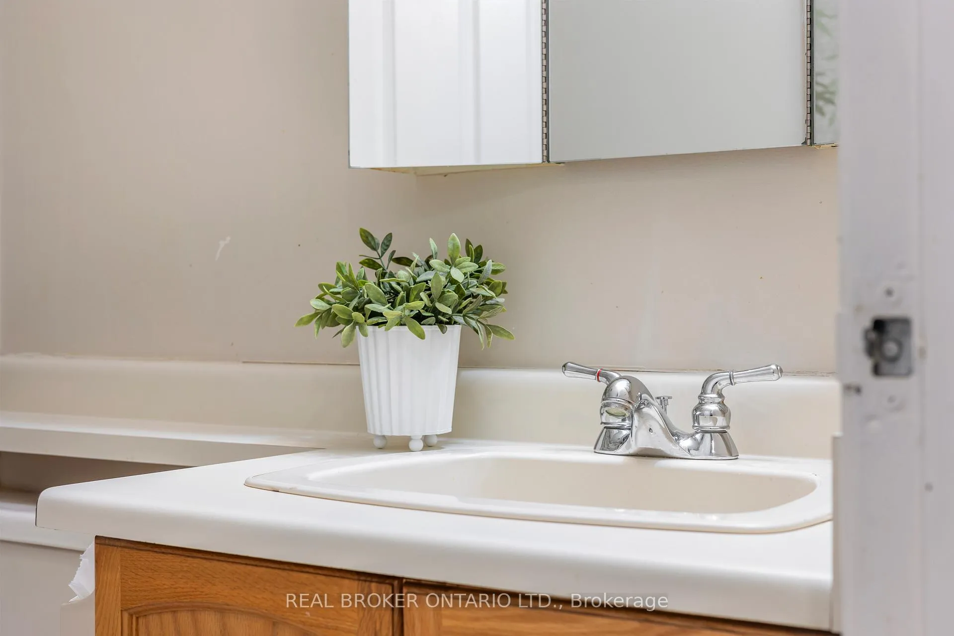 Photo 31 of Unit 1005, 330 Mill Street S, Brampton, Brampton South — HOMEH