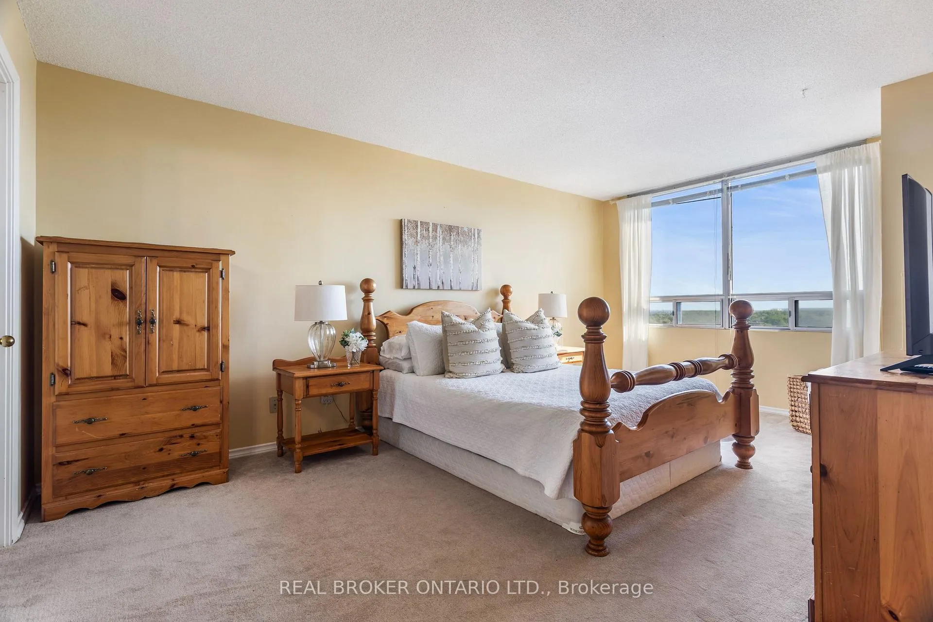 Photo 32 of Unit 1005, 330 Mill Street S, Brampton, Brampton South — HOMEH