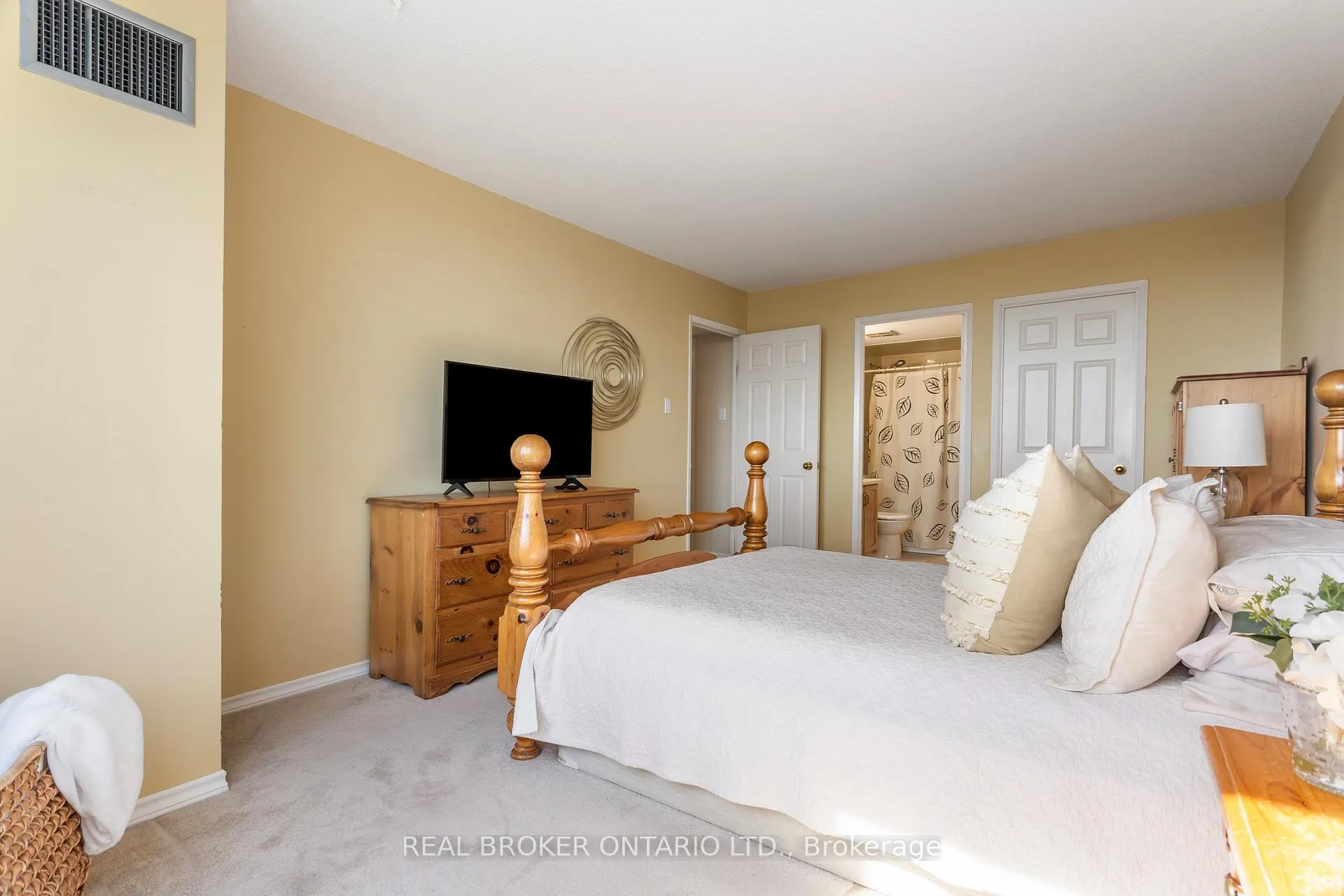 Photo 34 of Unit 1005, 330 Mill Street S, Brampton, Brampton South — HOMEH
