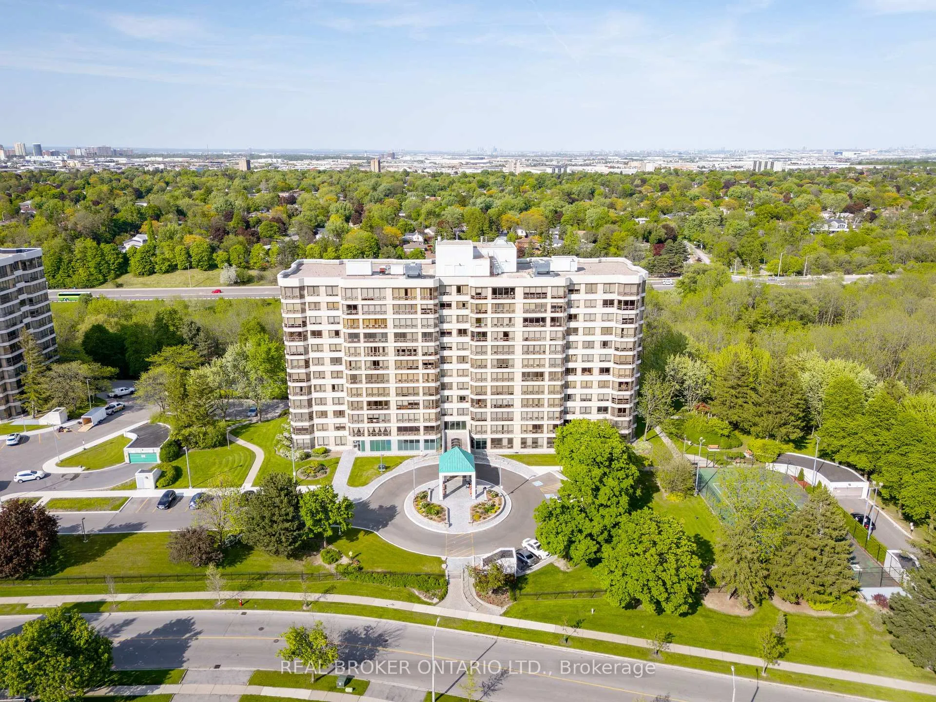 Photo 48 of Unit 1005, 330 Mill Street S, Brampton, Brampton South — HOMEH