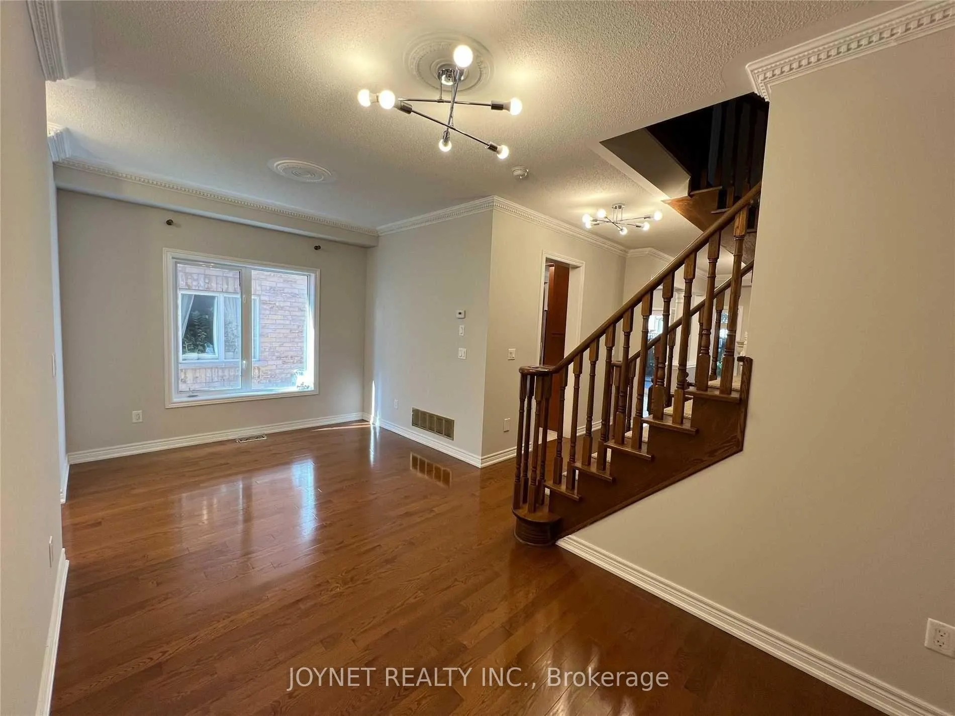Photo 2 of 269 Lauderdale Drive, Vaughan, Patterson — HOMEH