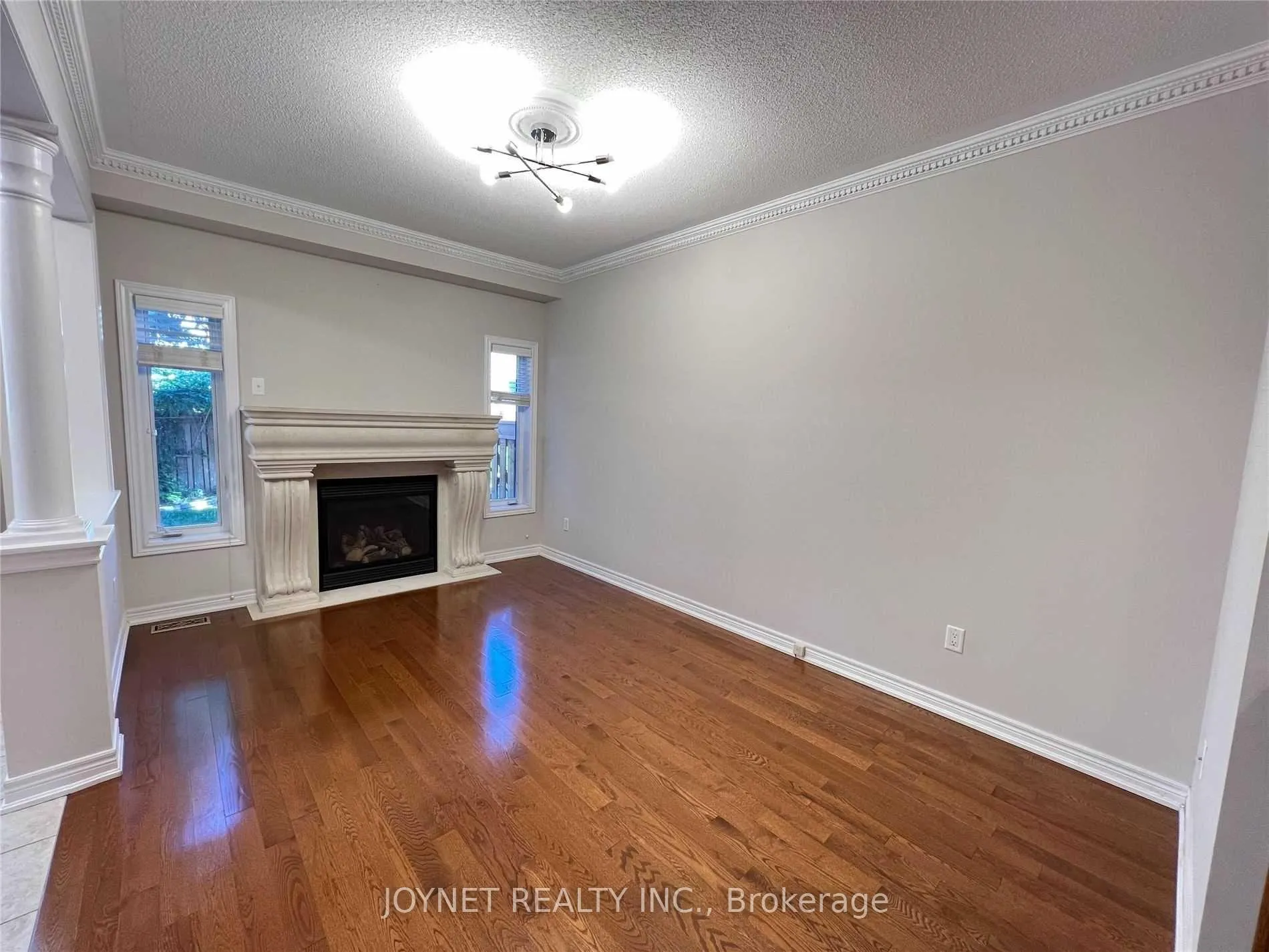 Photo 4 of 269 Lauderdale Drive, Vaughan, Patterson — HOMEH