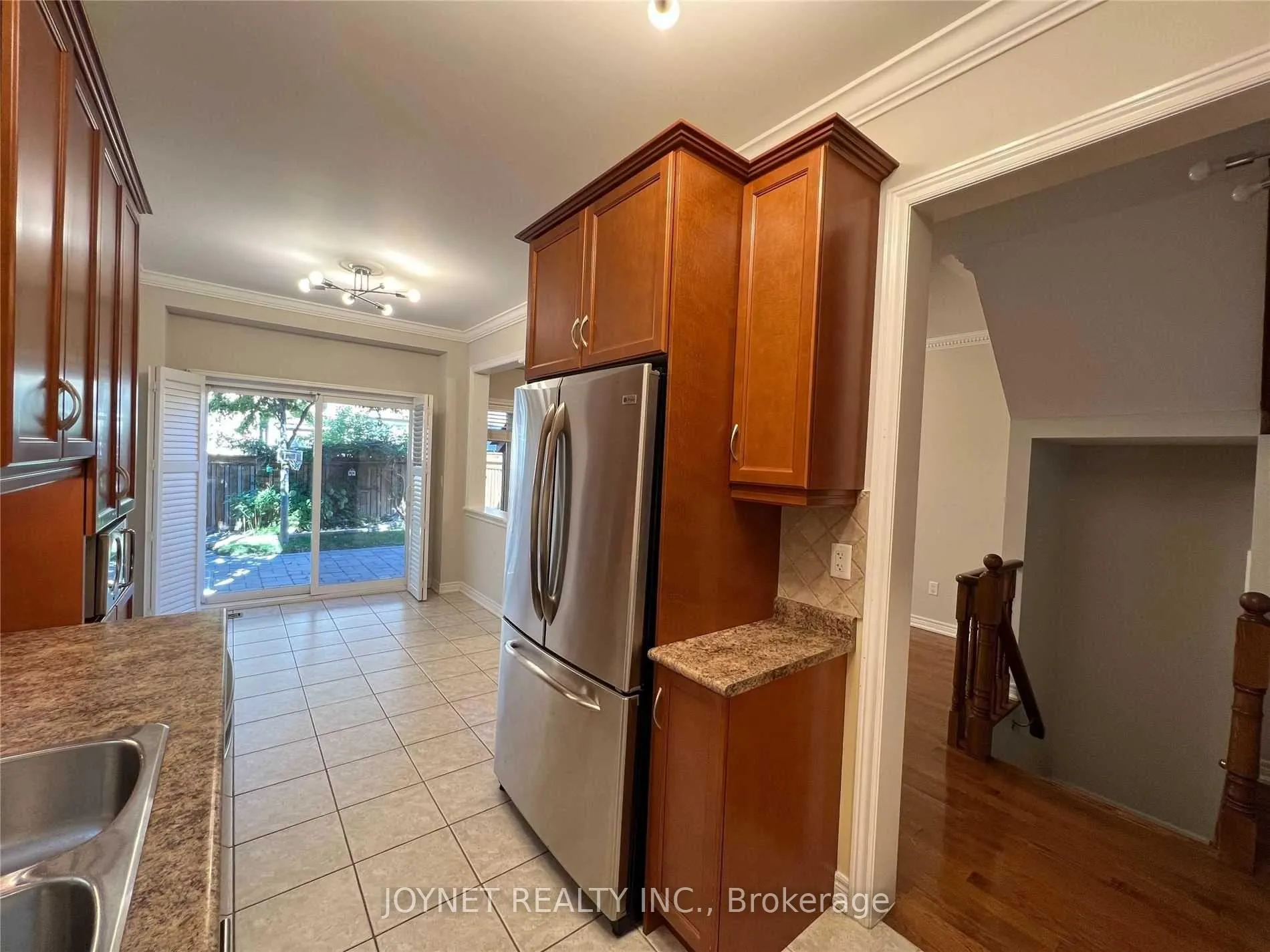 Photo 8 of 269 Lauderdale Drive, Vaughan, Patterson — HOMEH