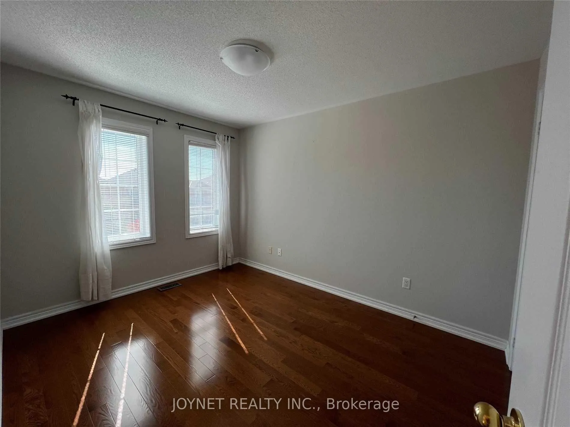Photo 10 of 269 Lauderdale Drive, Vaughan, Patterson — HOMEH